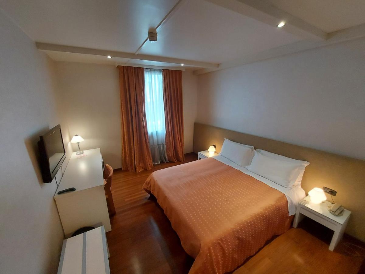 Hotel Posta 77 San Giorgio In Bosco Dış mekan fotoğraf