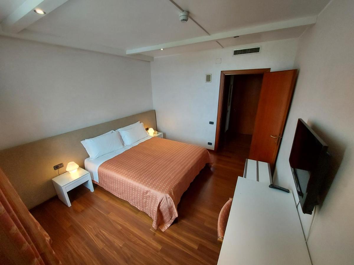 Hotel Posta 77 San Giorgio In Bosco Dış mekan fotoğraf
