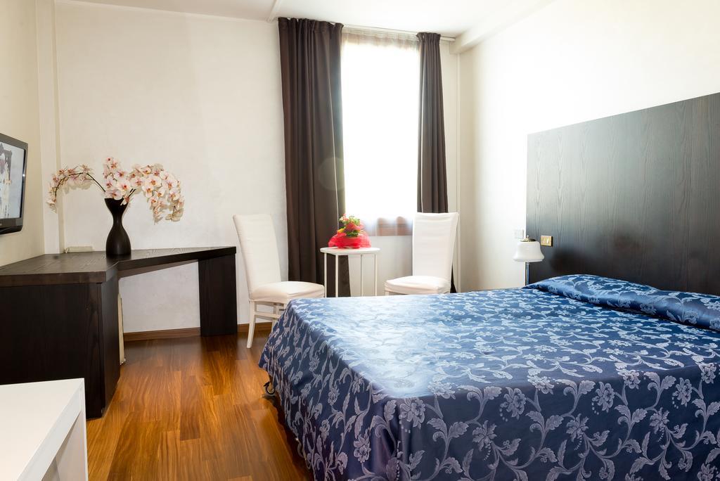 Hotel Posta 77 San Giorgio In Bosco Dış mekan fotoğraf