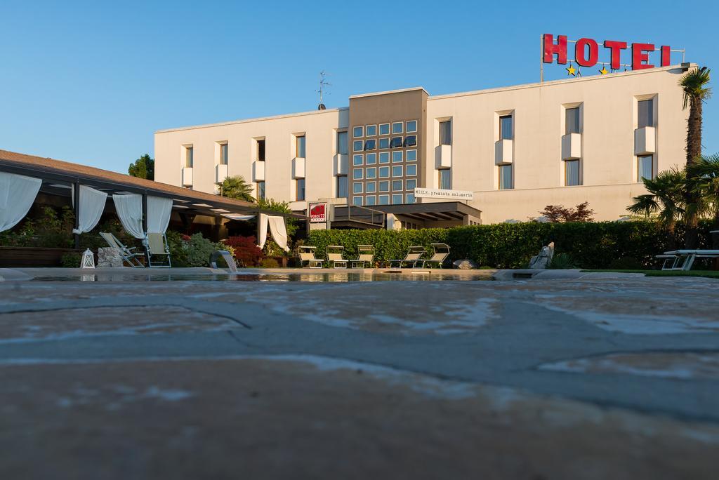 Hotel Posta 77 San Giorgio In Bosco Dış mekan fotoğraf