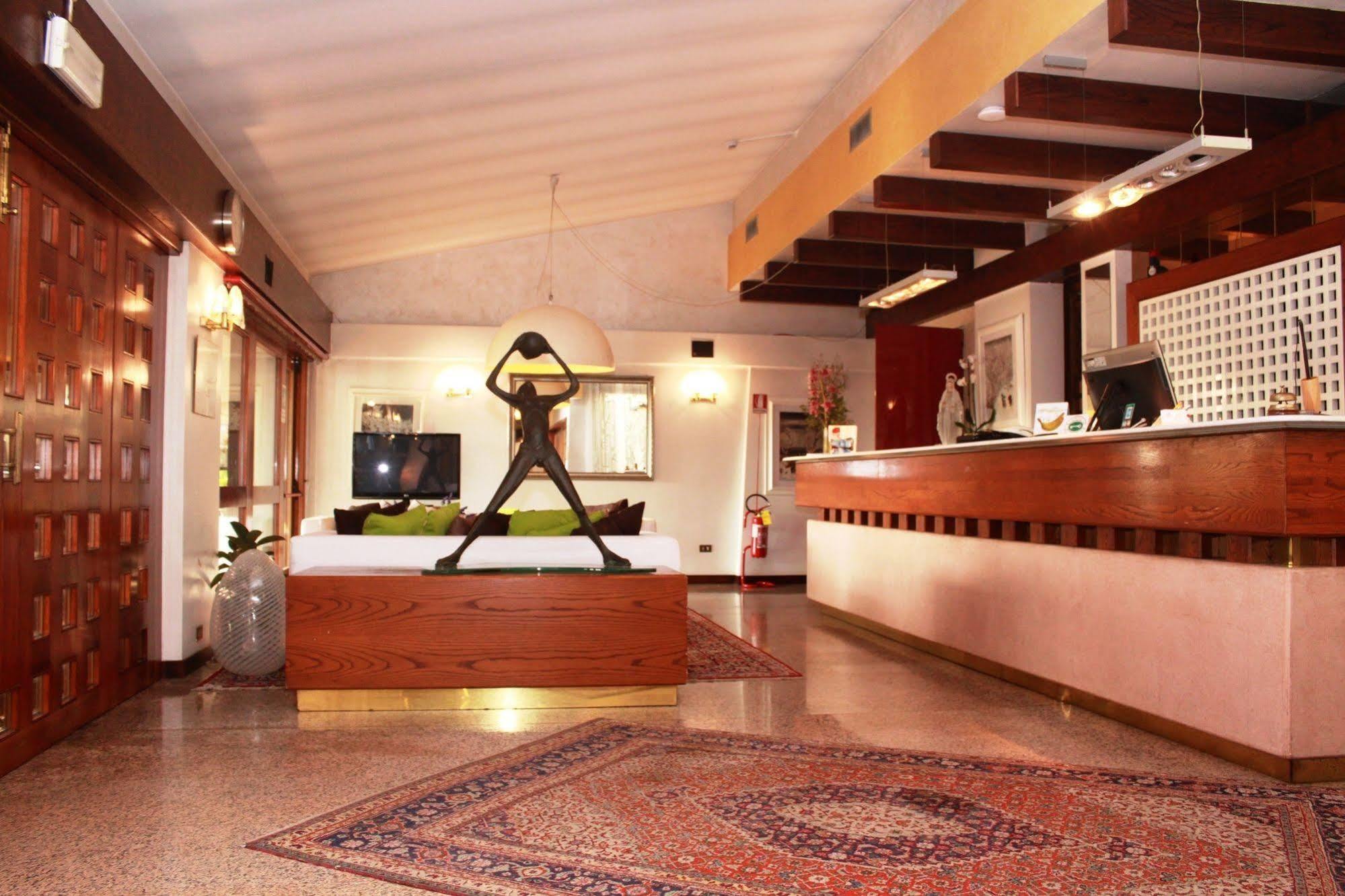 Hotel Posta 77 San Giorgio In Bosco Dış mekan fotoğraf